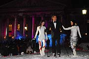 Stuntman John Eaves sprach James-Bond liek im Smoking (Foto: Ingrid Grossmann)